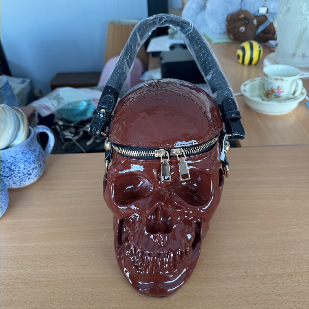 Unique Skull-Shaped Handbag -FLAW